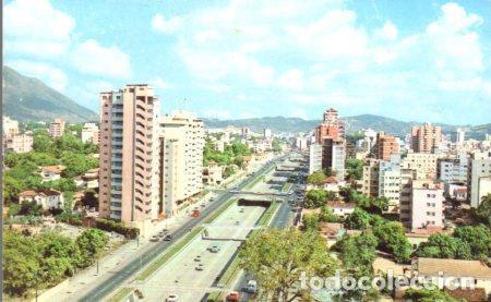 Cartoline: POSTAL PV04319: Caracas, Avenida Libertador - NULL