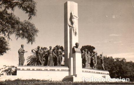 Cartoline: POSTAL PV04429: Monumento a Jose Enrique Rodo en Montevideo