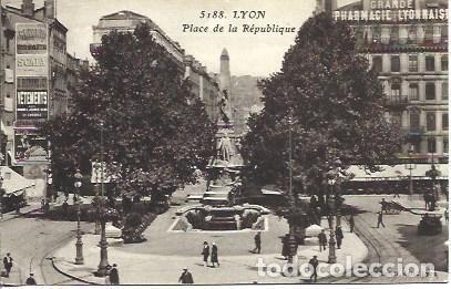 Postkarten: POSTAL A4597: Place de la Republique en Lyon - NULL