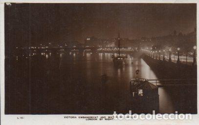 Postcards: POSTAL PV08079: Victoria embankment and Waterloo Bridge, London by night - NULL