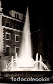 Postcards: POSTAL PV09172: Fuente de la Plaza de Espa&ntilde;a en Tortosa - NULL