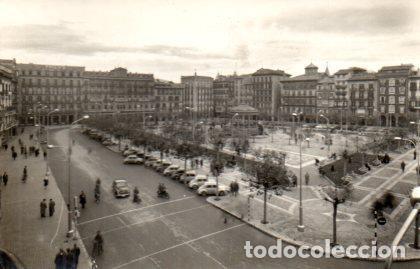 Postales: POSTAL PV01191: Vista Plaza del Castillo en Pamplona - NULL