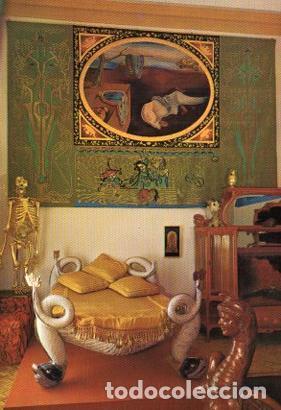 Postales: POSTAL PV11572: Tapiz de Obuson, Cama de Castiglione, Vitrina de Gaudi y ba&ntilde;era de Eduardo VII, Muse