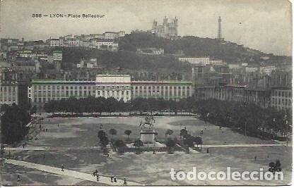 Postales: POSTAL A4595: Lyon. Place Bellecour - Foto 1