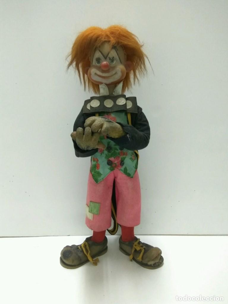 Postais: Figura: PAYASO con zapatos rotos (42 cm plastico) - Varios