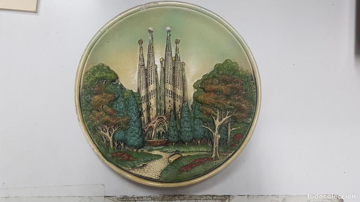 Postais: Plato Decorativo de Recuerdo: Sagrada Familia (Barcelona). Tiene gancho para colgar en la pared - NU