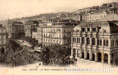 Cartoline: POSTAL PV06461: Alger. Le Theatre Municipal et Place de la Republique - NULL