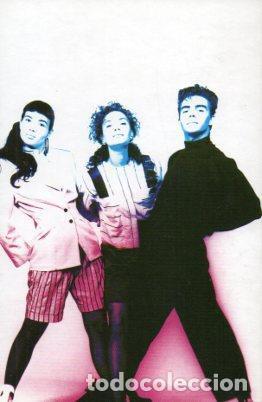 Postales: POSTAL PV07166: Publicidad Gioia Show Room en Barcelona, dos chicas y un chico - NULL