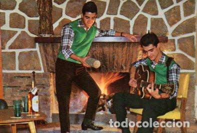 Postais: POSTAL PV07789: Duo Dinamico delante de una chimenea - NULL