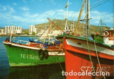 Postales: POSTAL PV09587: Barcazas de pesca en el Puerto de Los Cristianos, Tenerife - NULL