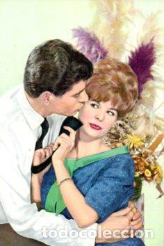Postcards: POSTAL PV13438: Hombre besando a mujer, postal romantica
