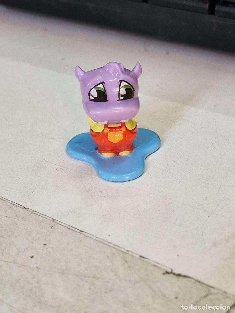 Postales: Figura PVC: Otis - Pop Pixie proviniente de los huevos tipo Kinder Sorpresa - NULL - Foto 1