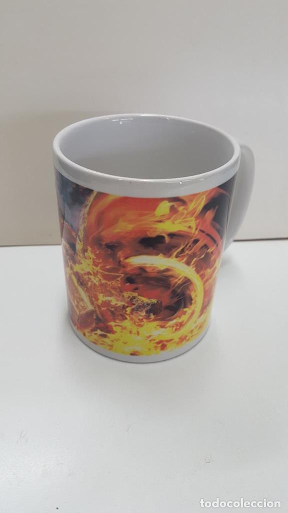 Postcards: Taza de asa de cer&aacute;mica: Motorista Fantasma con su moto en llamas - NULL