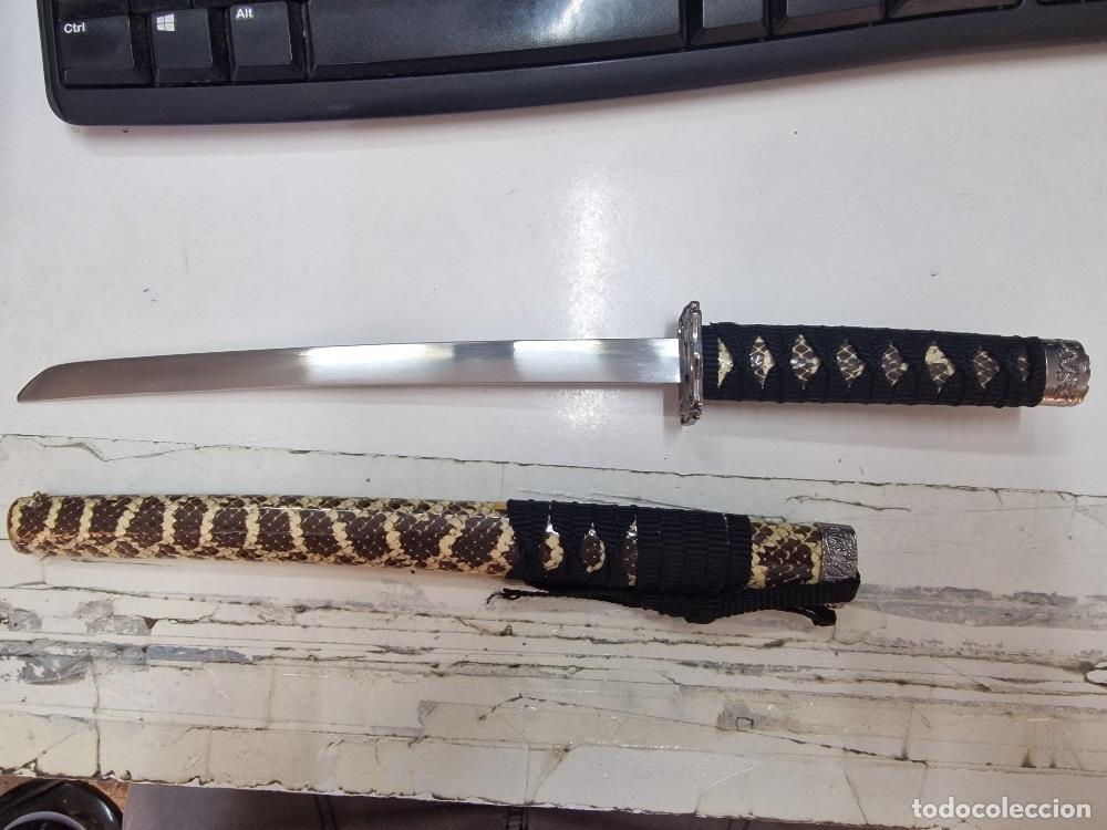 Postales: Coleccionismo: Replica de daga japonesa, 35 cm de largo. - NULL