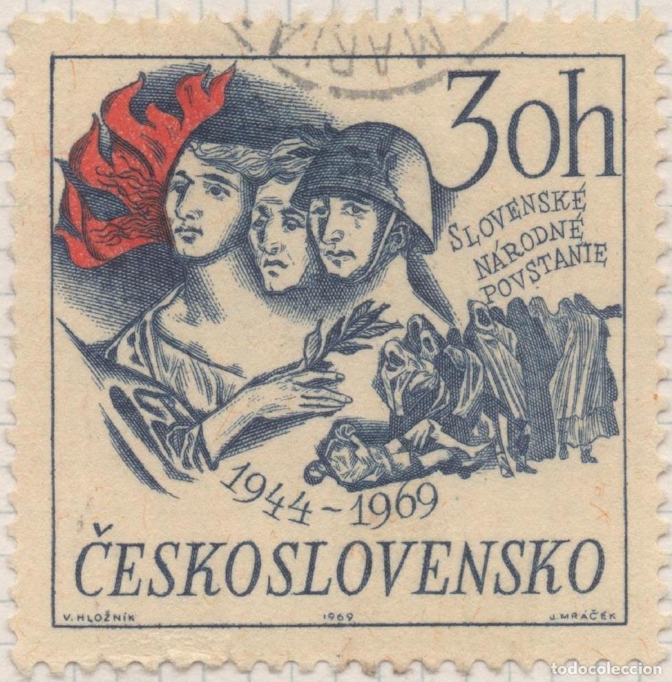 Postcards: Sello E01576: hoja 102, Checoslovaquia: Sello Azul y rojo, dentado. 25 A&ntilde;os de la Sublevaci&oacute;n Eslova