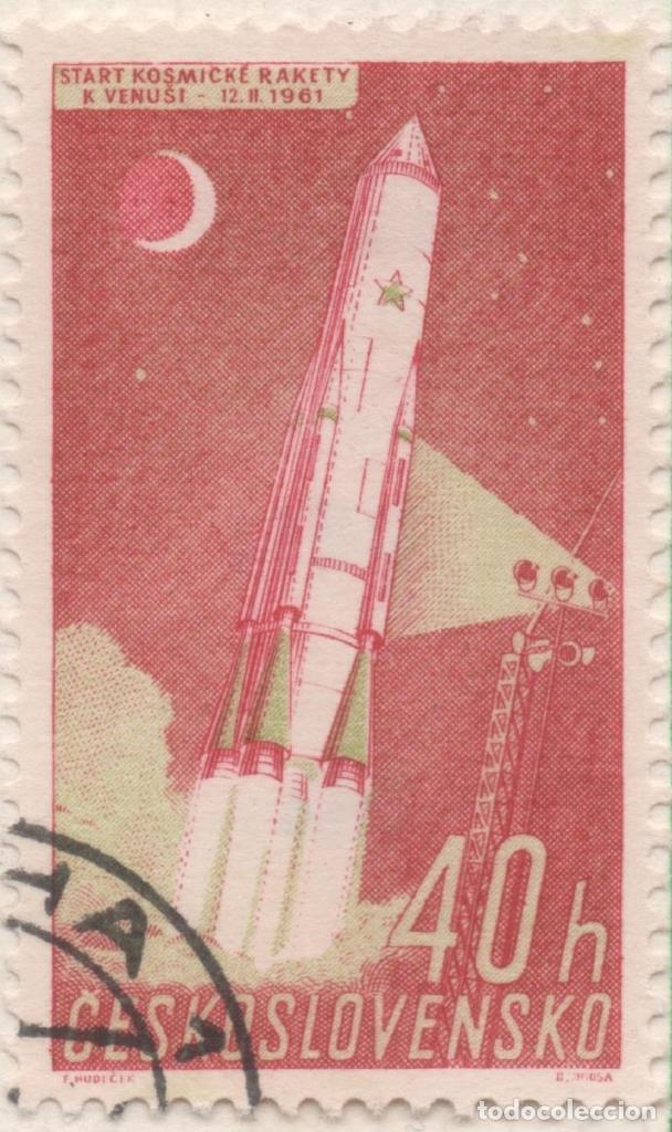 Postales: Sello E01011: hoja 67, Checoslovaquia: Sello Rojo y amarillo dentado. Exploraci&oacute;n del Espacio. Cohet