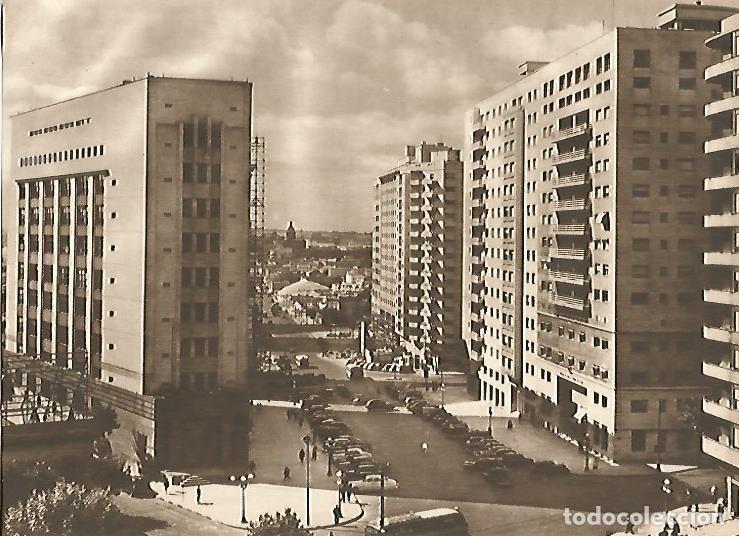 Postales: LAMINA GEOGRAFIA 0102: Avenida Agraciada de Montevideo Uruguay - Ricardo Beltran y Vicente Vera