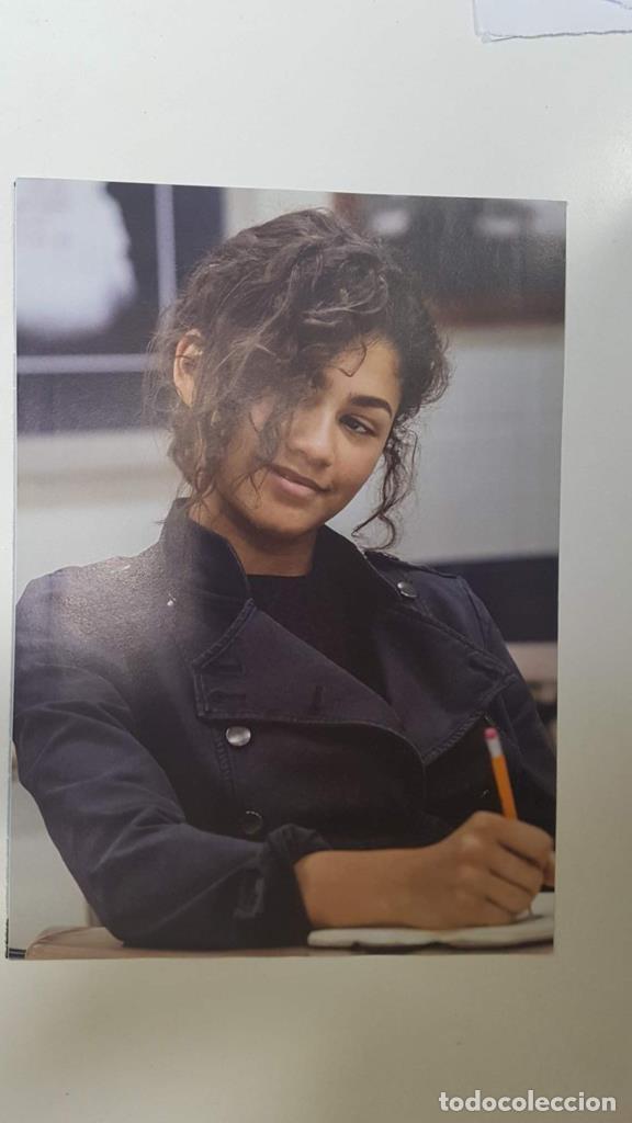 Postais: Lamina/pagina extraida de la revista accion: Laura Harrier interpretando a Liz Tommes en Spider-Man