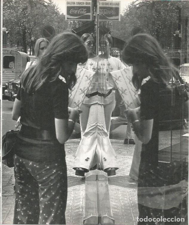 Postkarten: LAMINA 22134: Barcelona. Compras en Passeig de Gracia - Josep Maria Espinas
