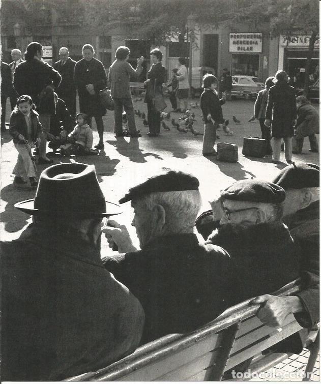 Postales: LAMINA 22154: Barcelona. Plaza en el barrio de Gracia - Josep Maria Espinas
