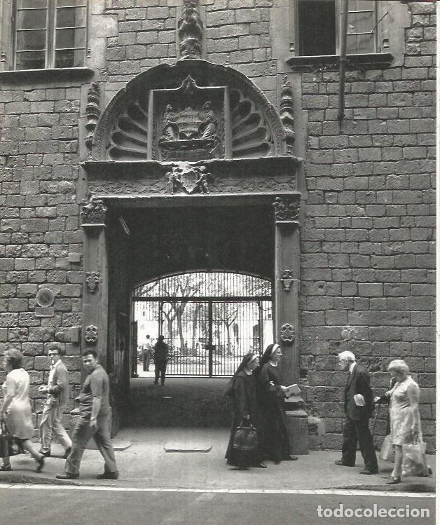 Postkarten: LAMINA 22082: Barcelona. Entrada Hospital de Santa Creu - Josep Maria Espinas