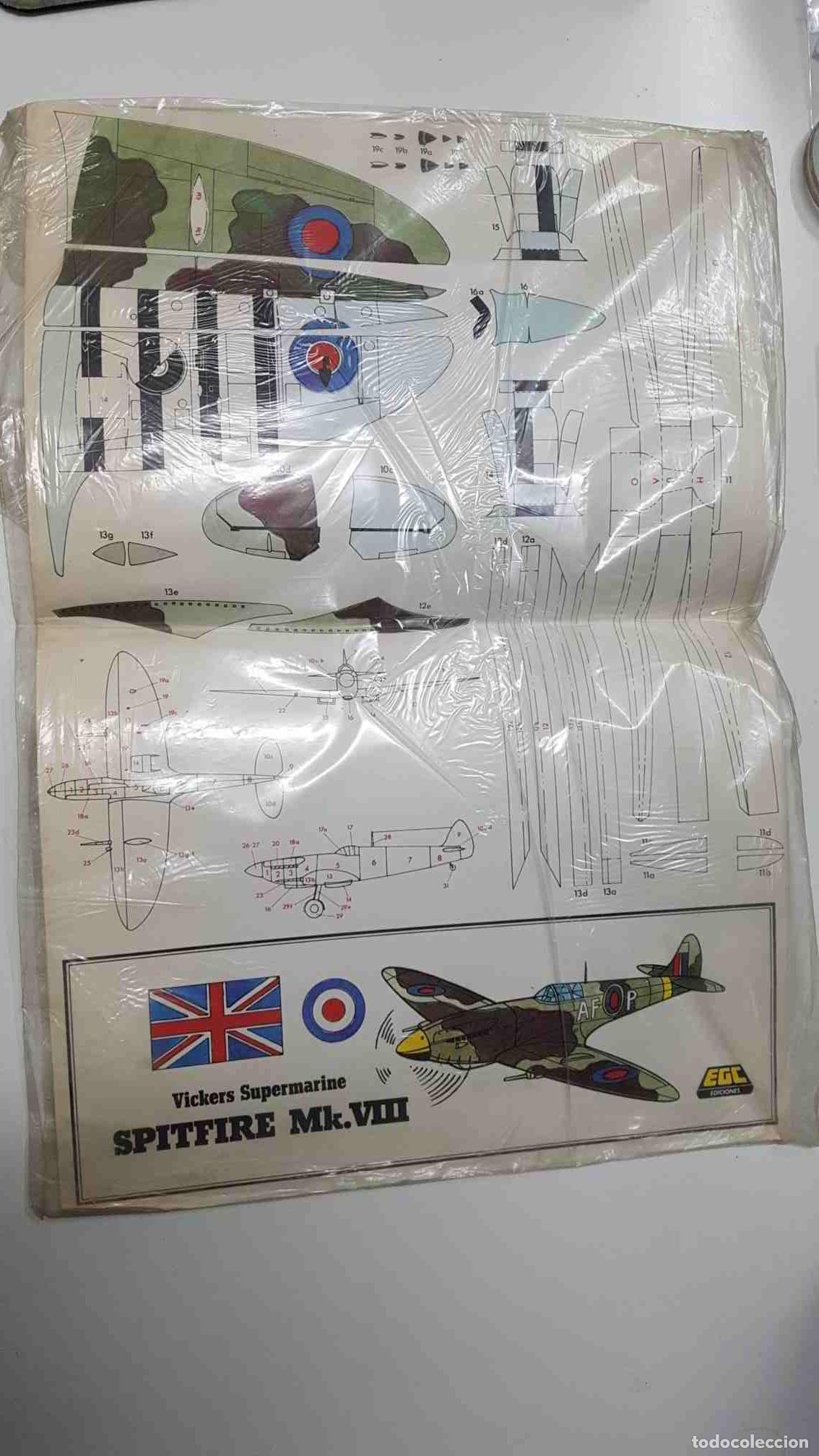 Postales: recortable: de Spitfire Mk. VIII, Vickers Supermarine. EGC Ediciones - Foto 1