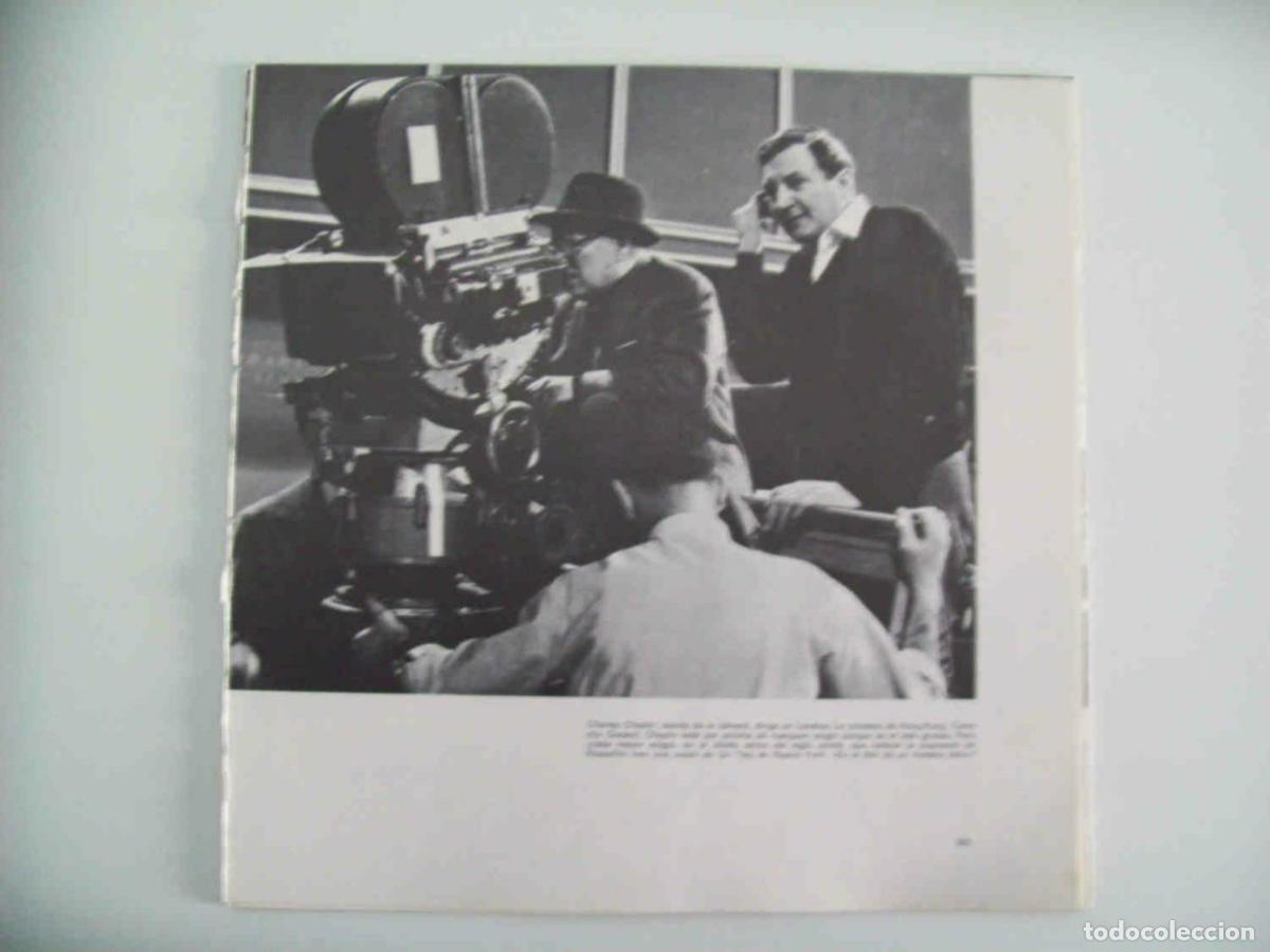 Postais: LAMINA 14267: Charles Chaplin dirigiendo La condesa de Hong Kong - VVAA