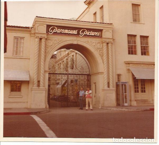 Postcards: LAMINA 18813: Fotografia de la puerta de Paramount Pictures - NULL