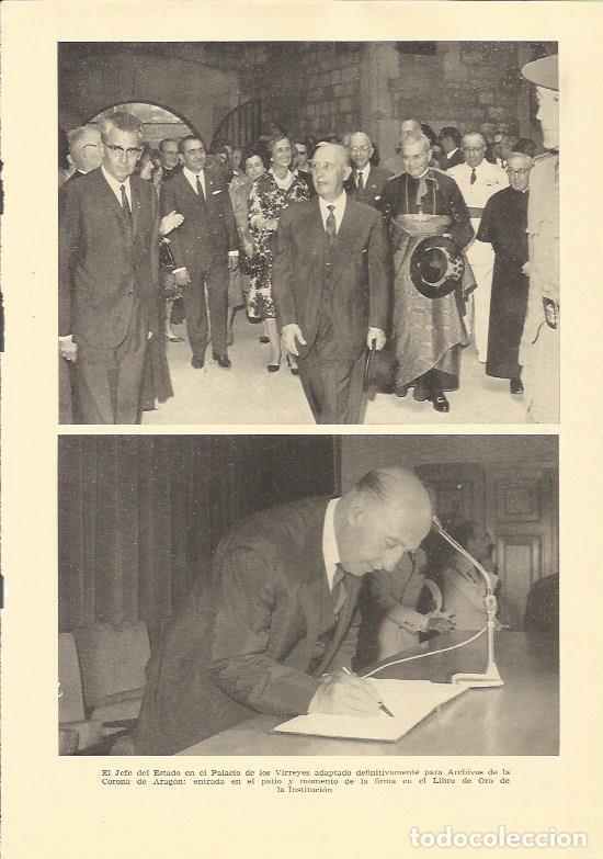 Postales: LAMINA 25583: Franco en el Archivo de la Corona de Aragon en Barcelona - Varios