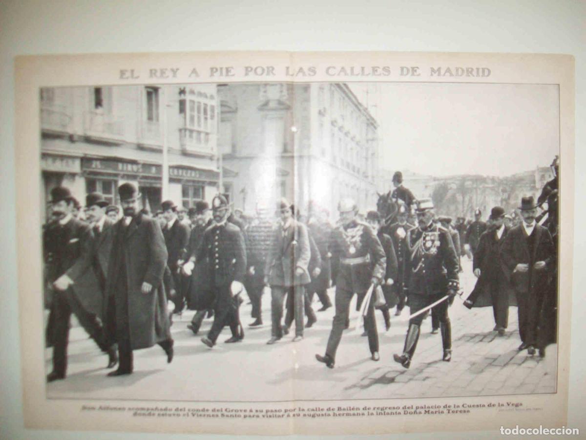 Postales: LAMINA 11682: Alfonso XIII caminando por Madrid - Varios