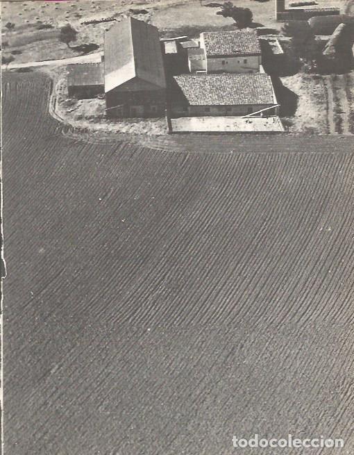 Postcards: LAMINA V00263: Campo en barbecho en Ribe, Lerida - J. Vallverdu - T. Sirera
