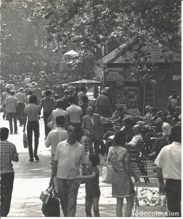 Postais: LAMINA 22076: Barcelona. Aspecto de las Ramblas - Josep Maria Espinas