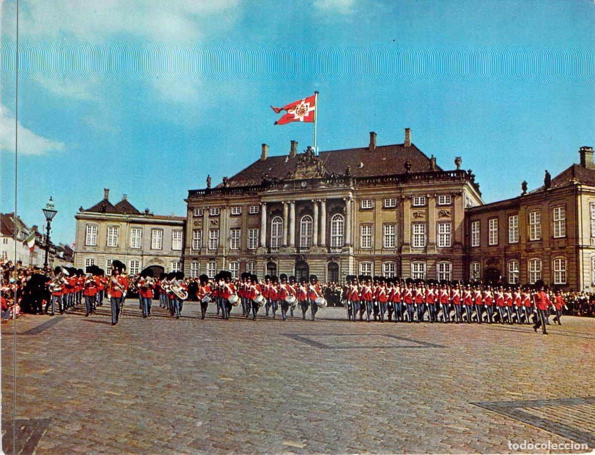 Postales: Postal de la Guardia Real en el Palacio de Amalienborg, Copenhague