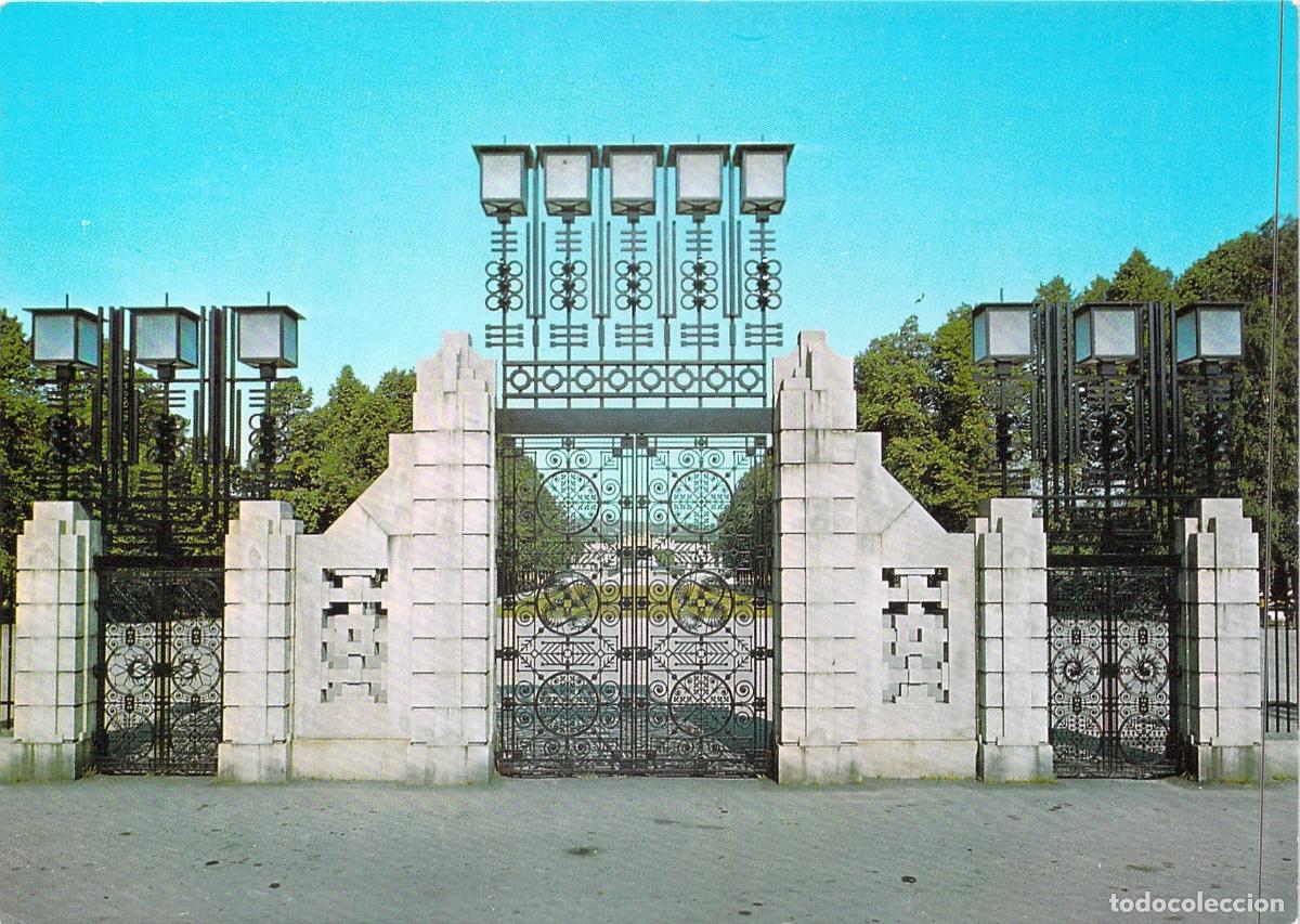 Postales: Postal de la entrada principal al Parque Vigeland en Oslo, Noruega