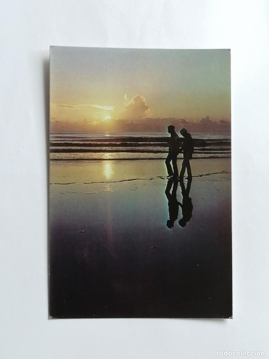 Postales: POSTAL 18456 MAT.SEVILLA 1999-CYZ 7854-B PAREJA ATARDECER PLAYA