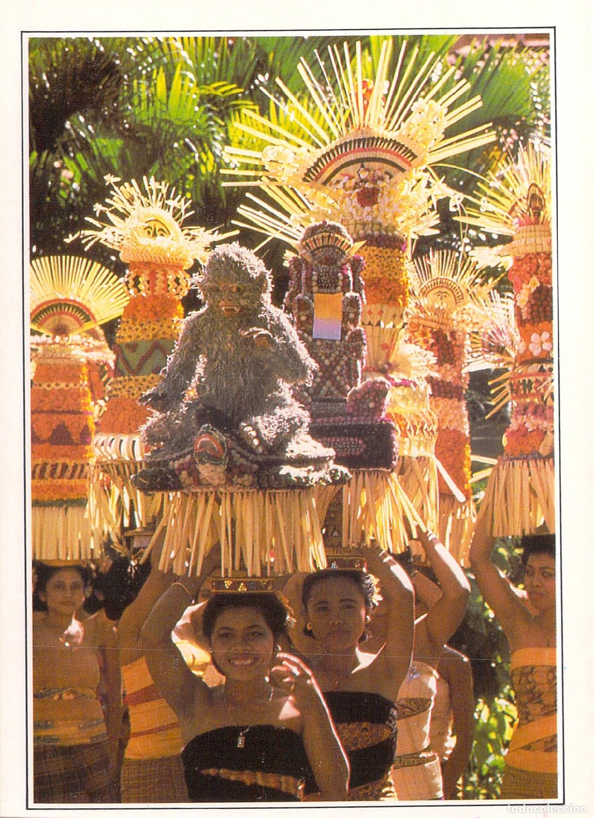 Postales: Postal de Mujeres Balinesas con Ofrendas Ceremoniales