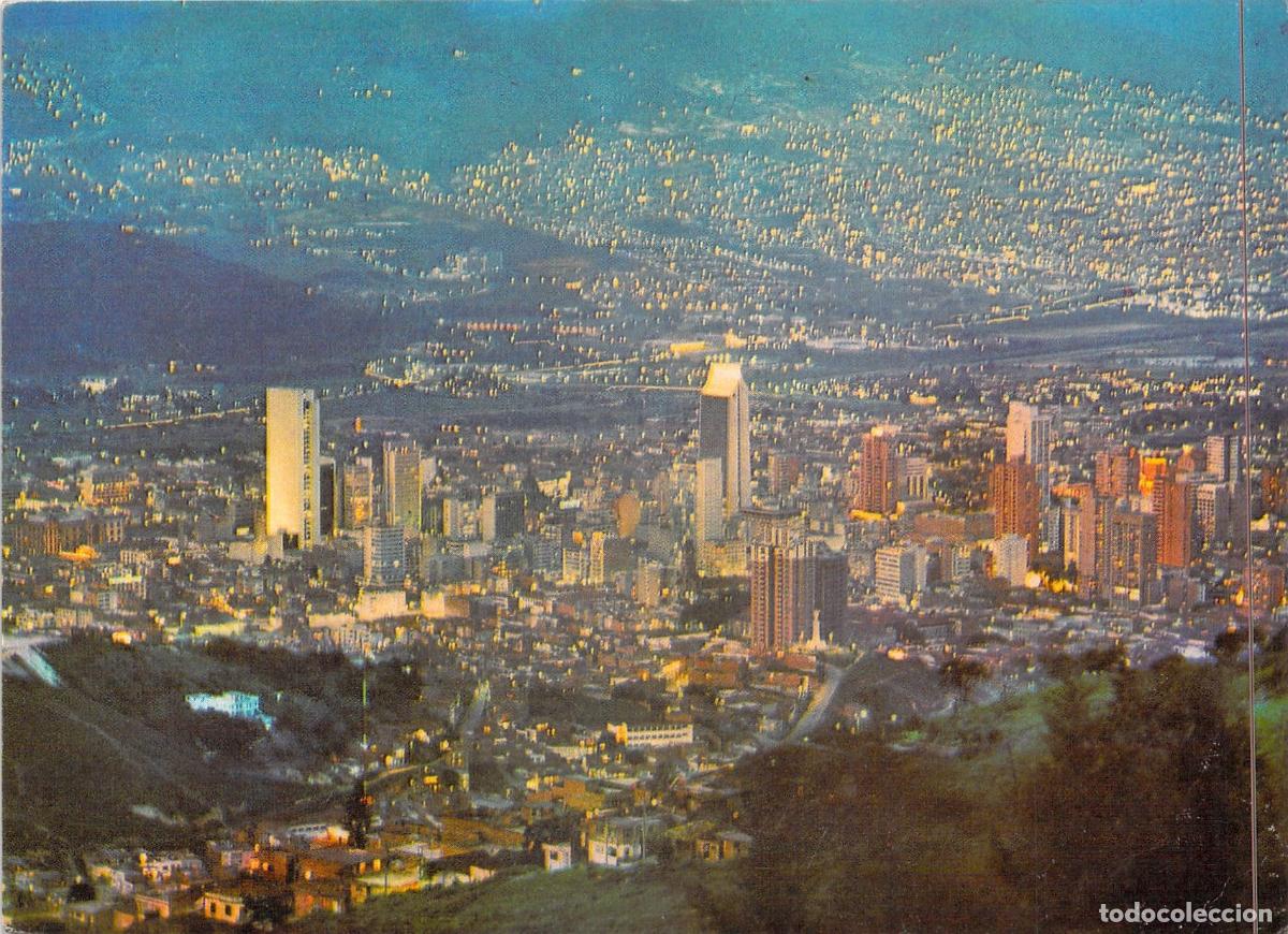 Postales: Postal Panor&aacute;mica Nocturna de Medell&iacute;n, Antioquia, Colombia