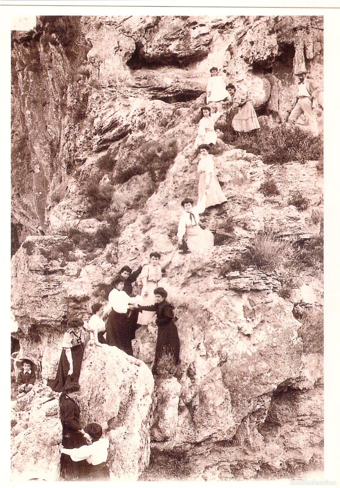 Postales: Postal Lucena del Cid: Subida de Veraneantes a una Cumbre Rocosa