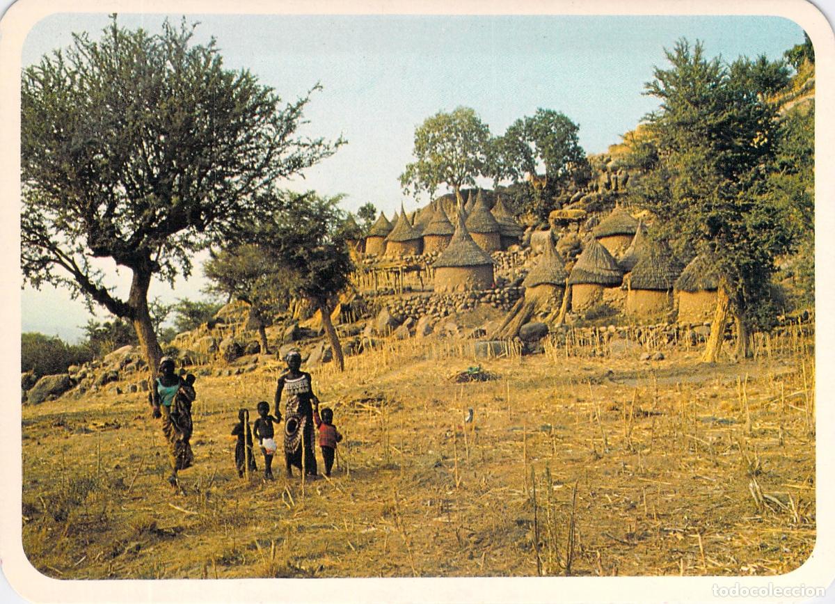 Postcards: Postal de Aldea cerca de Oudjila, Rep&uacute;blica de Camer&uacute;n