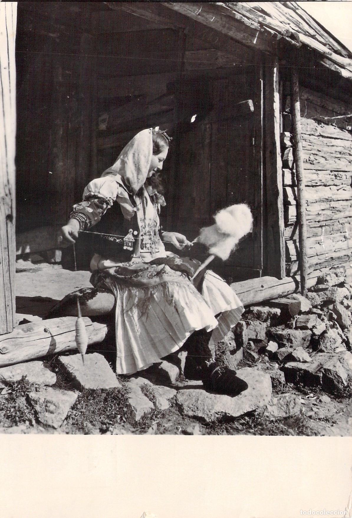 Postales: Postal de Mujer con Traje Tradicional de Kosmet Yugoslavia