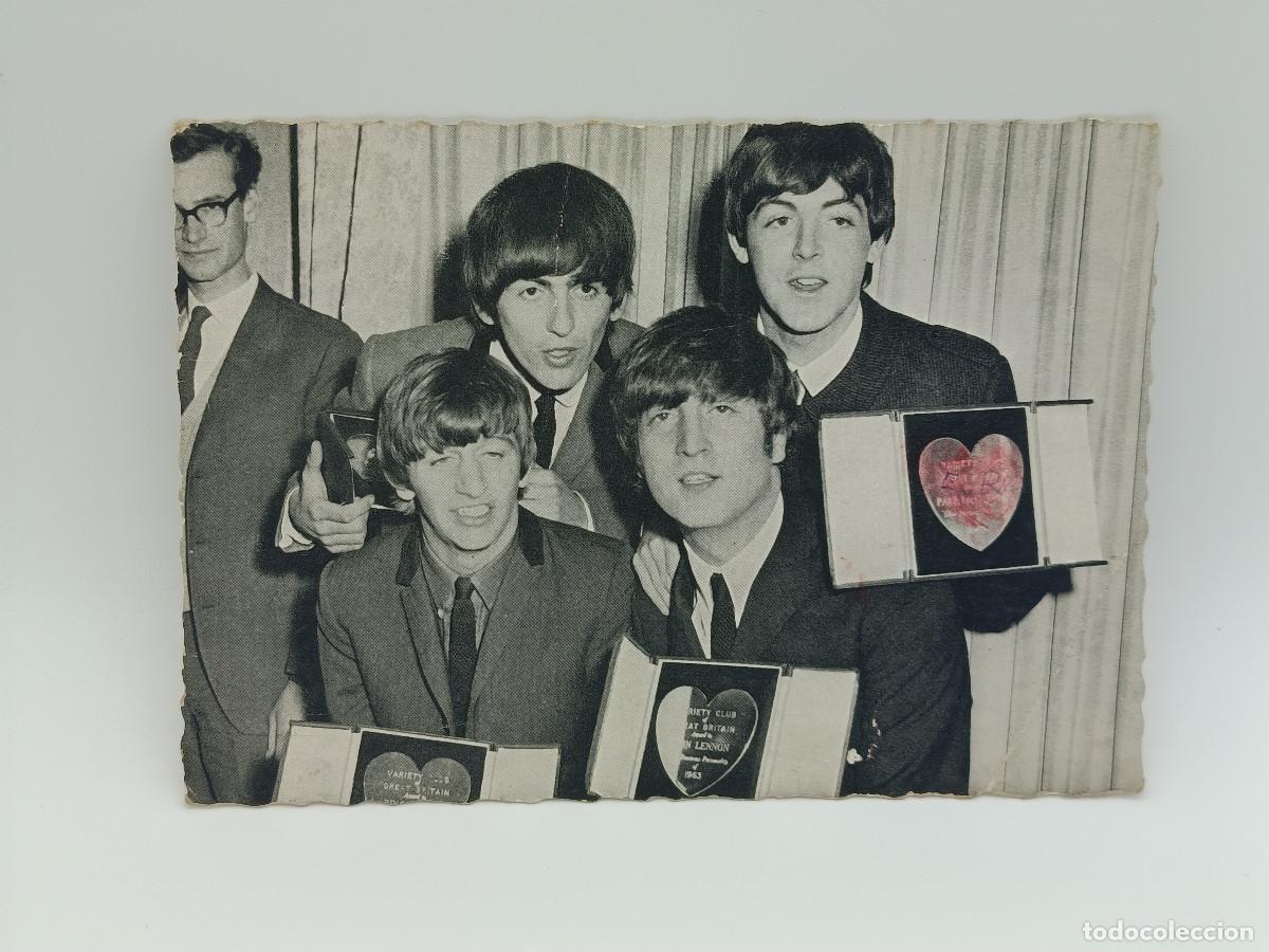 Cartes Postales: FOTOGRAFIA POSTAL ANTIGUA ESCRITA THE BEATLES. A&Ntilde;OS 60. CON DESPERFECTOS. PY