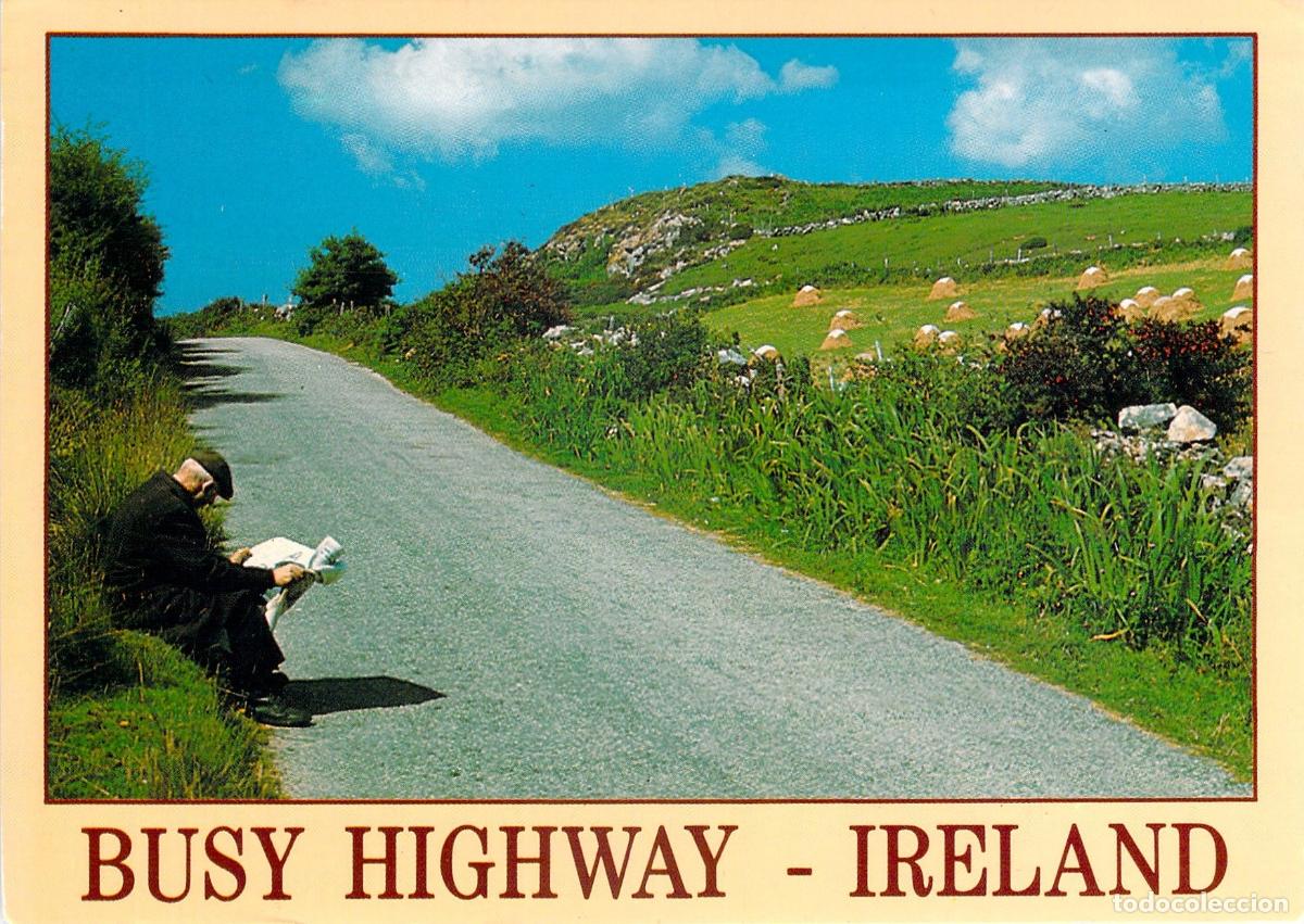 Postkarten: Postal Humor&iacute;stica Busy Highway Irlanda Carretera de Campo