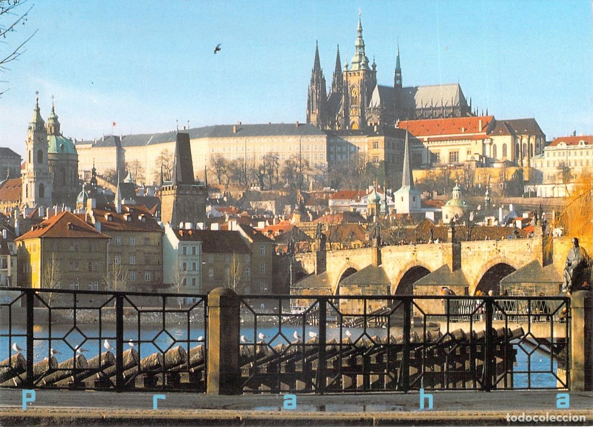 Postales: Postal de Praga con el Puente de Carlos y el Castillo - Foto 1