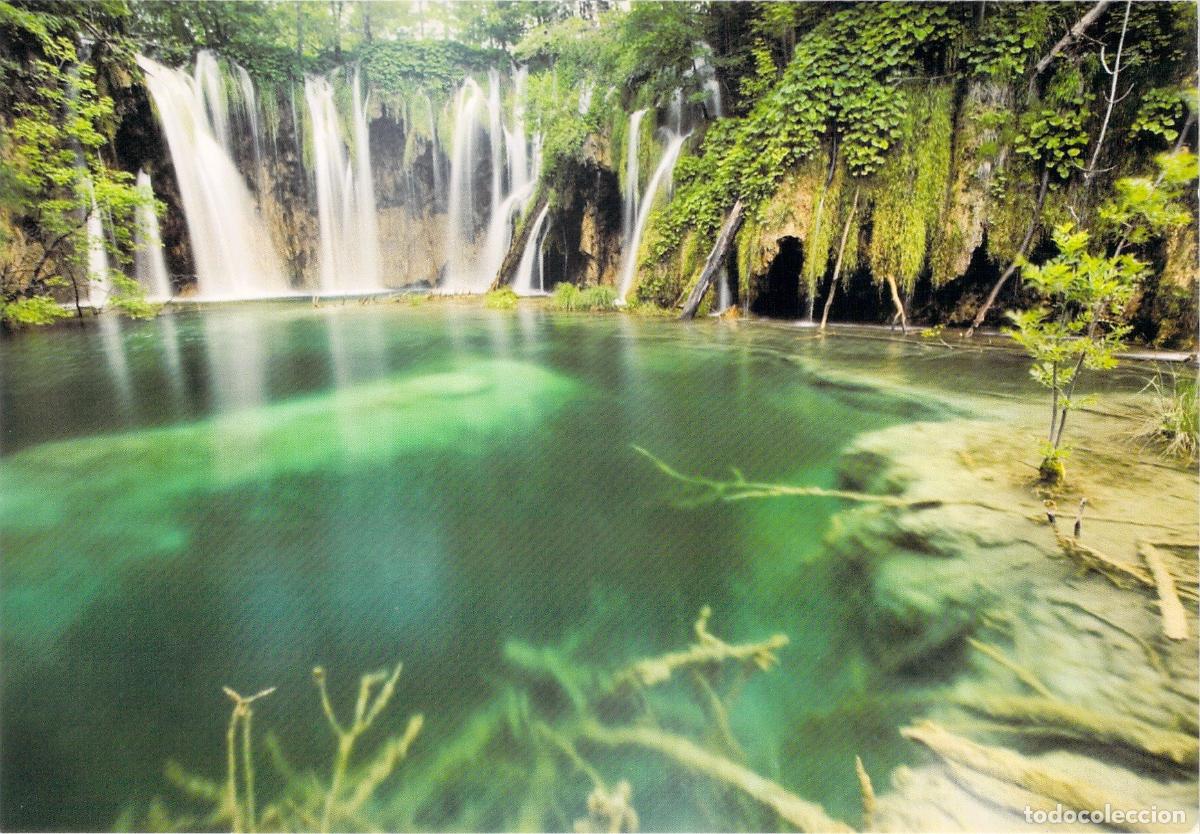 Postales: Postal de los Lagos de Plitvice en Croacia Cascada y Naturaleza