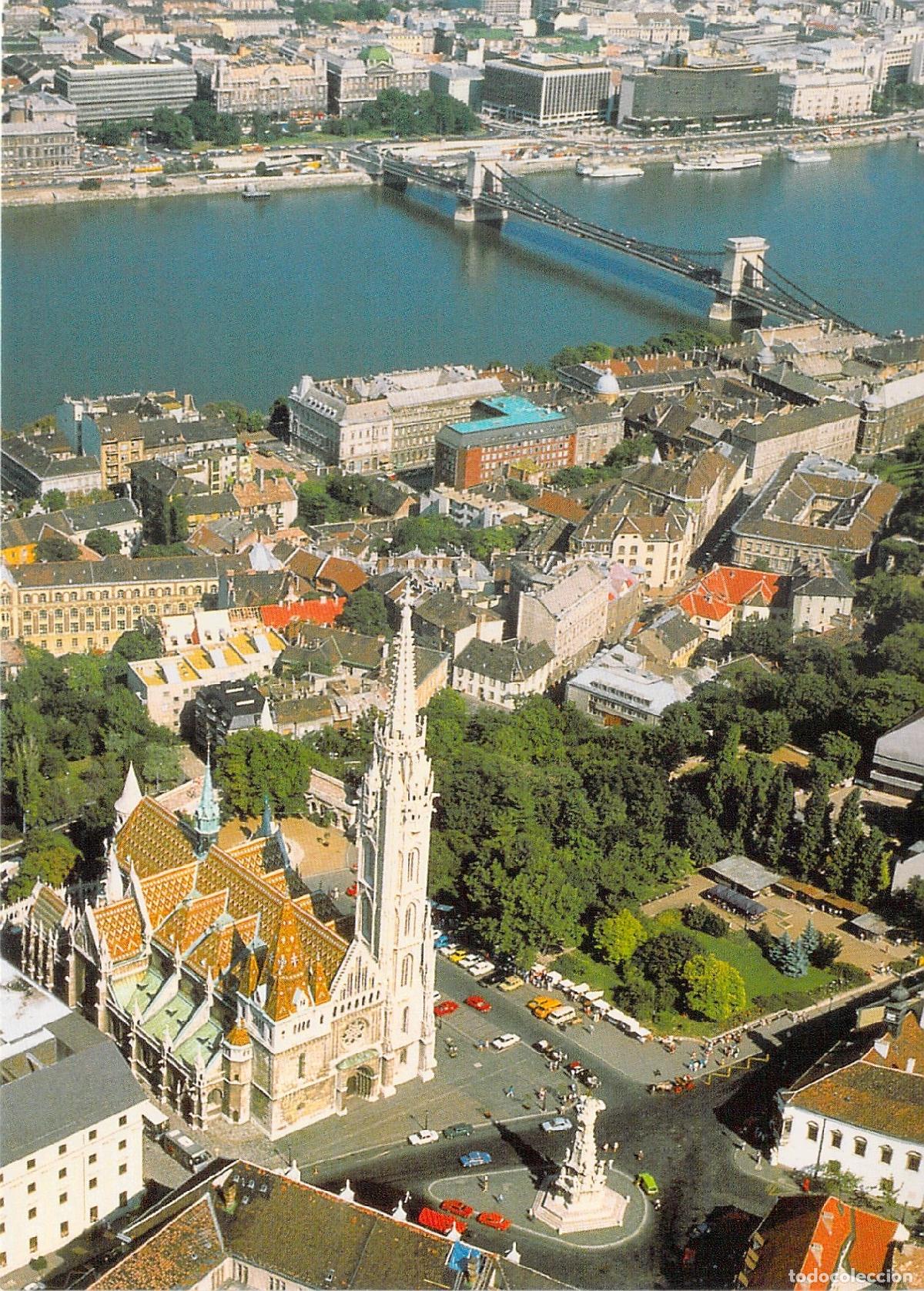 Postales: Postal de Vista A&eacute;rea de la Iglesia de Mat&iacute;as y el Danubio en Budapest