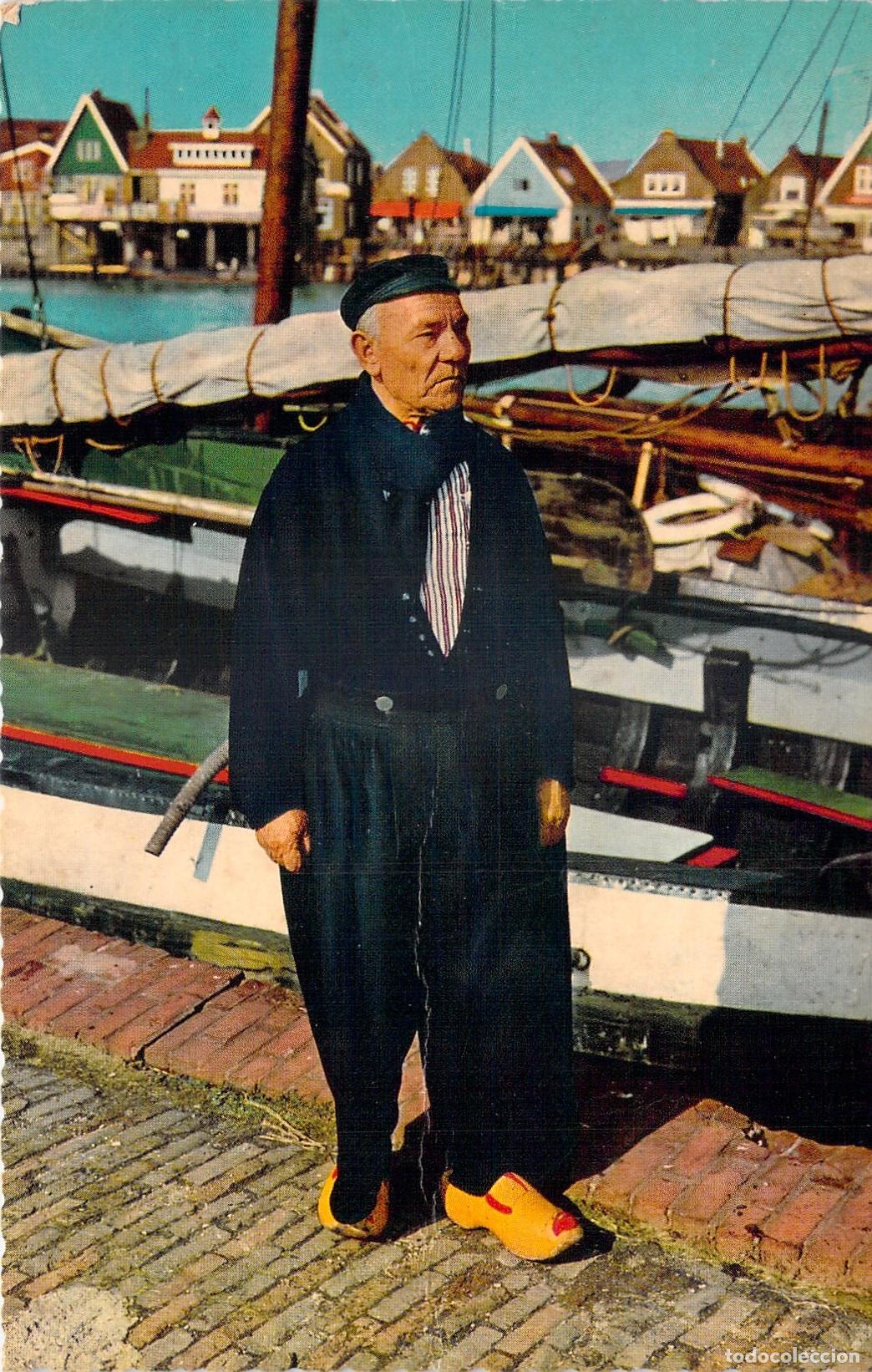 Postales: Postal de Volendam Holanda con Pescador en Traje T&iacute;pico