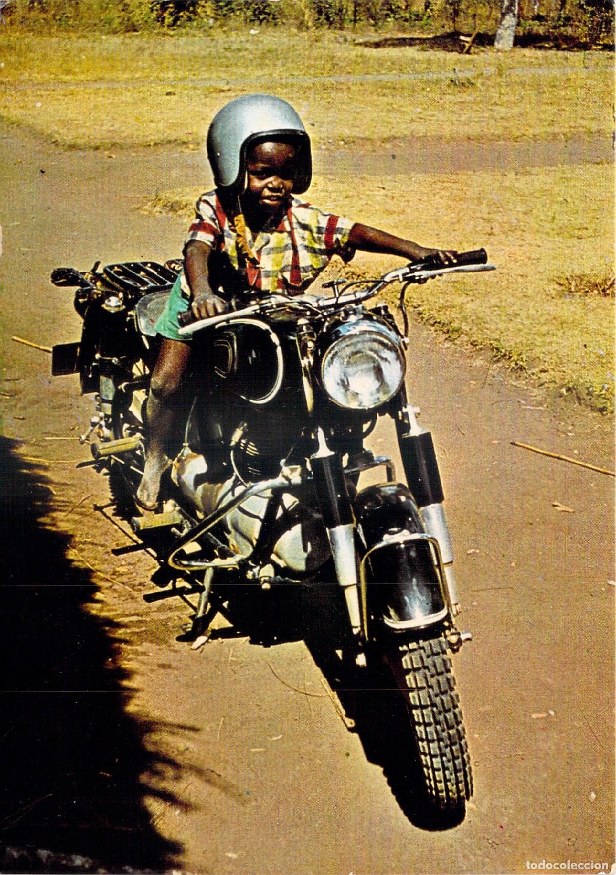 Postales: Postal de un ni&ntilde;o en motocicleta en Malawi