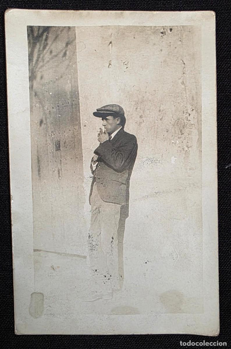 Postales: P.1095 Fotograf&iacute;a de Joven con Gorra &ndash; Retrato Callejero &ndash; Tarjeta Postal Fotogr&aacute;fica Original