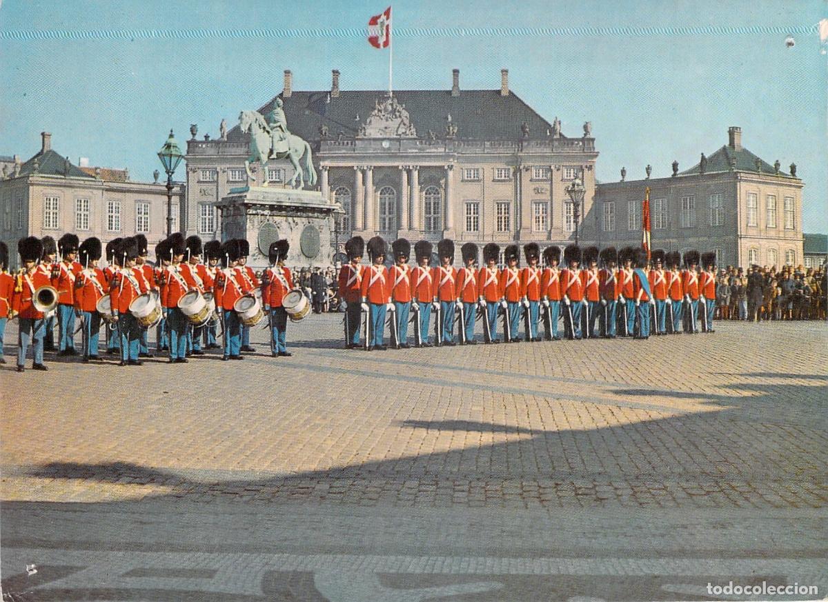 Postales: Postal de la Guardia Real en el Palacio Amalienborg, Copenhague - Foto 1