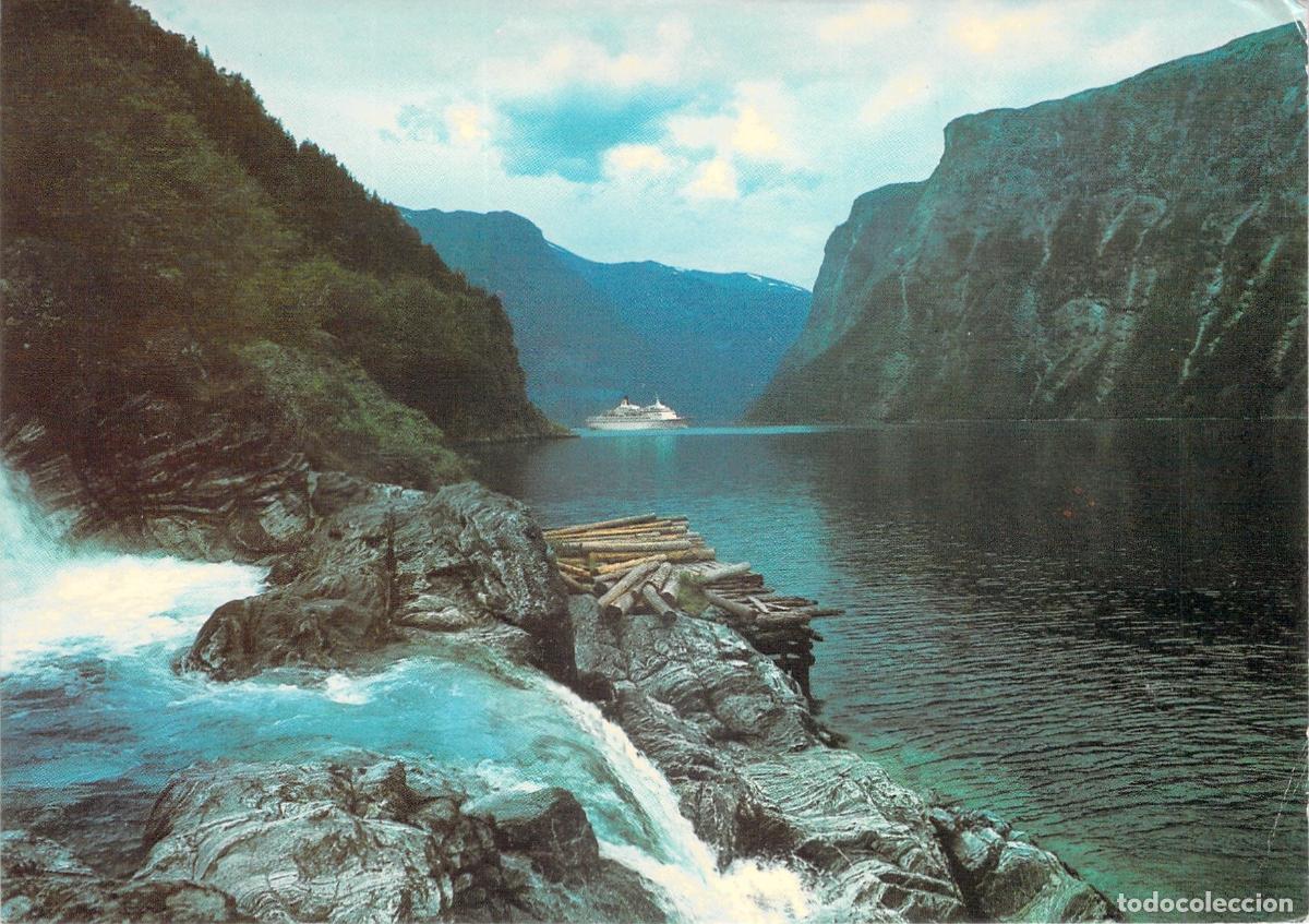 Postales: Postal de crucero tur&iacute;stico en Sognefjord Noruega